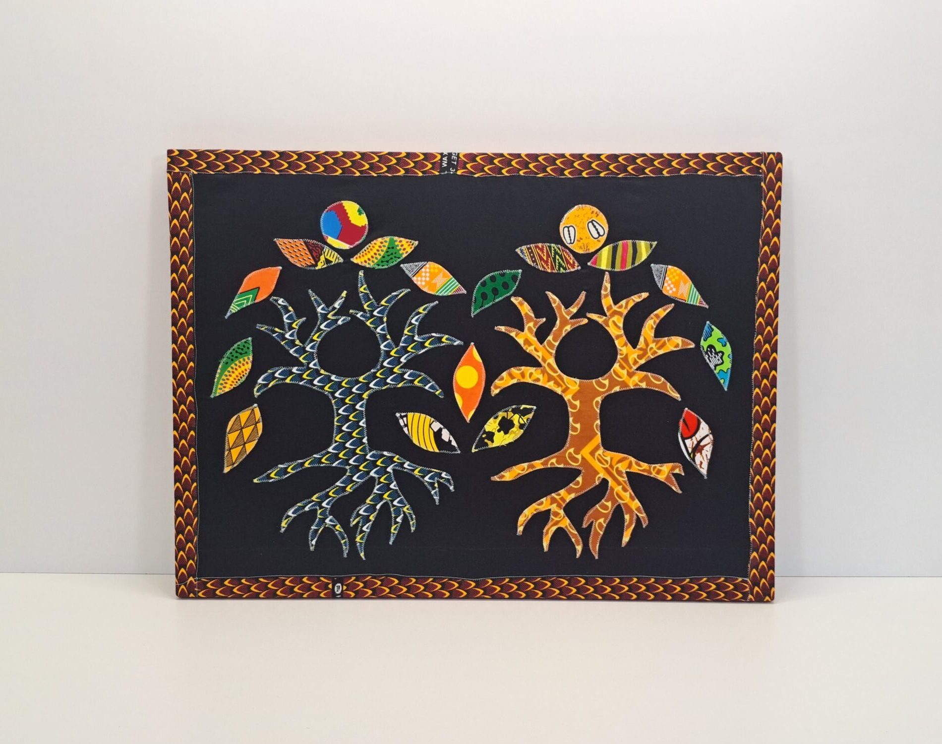 Cuadro Artesanal "El Vínculo de los Baobabs"