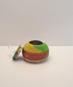 Alternative view of DA PEQUEÑA ~ CESTA CON TAPA PLANA COLORIDO