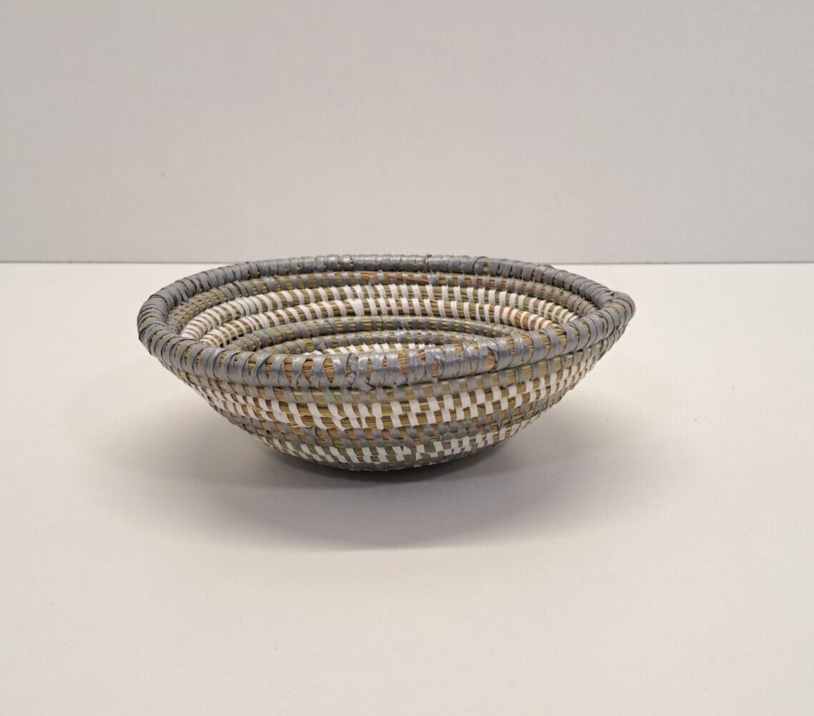 Fuente Circular Artesanal / Bol "Gris & Blanco"