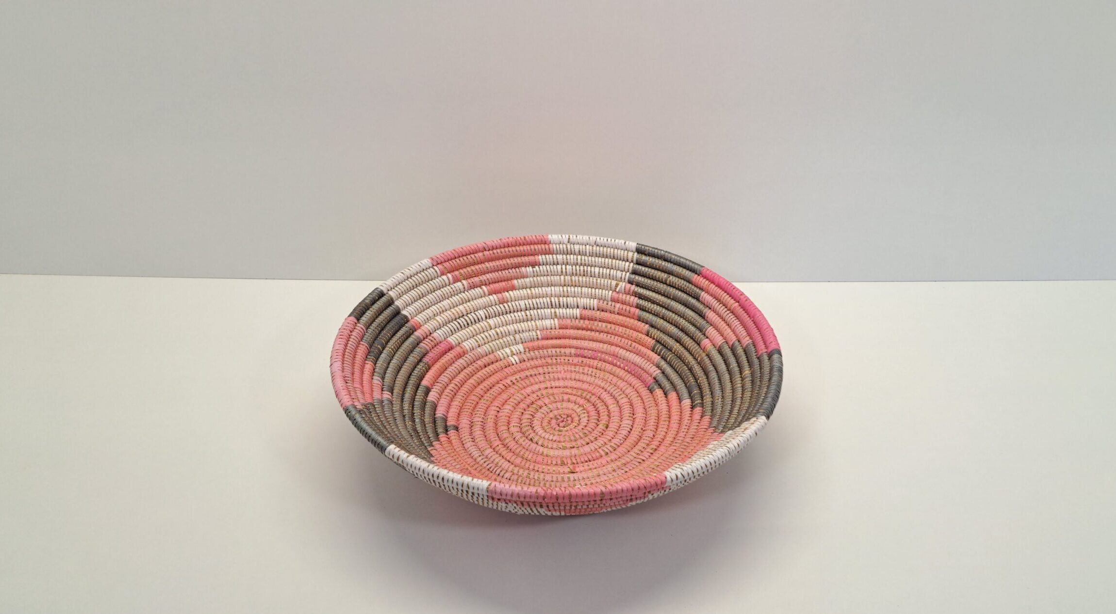 FUENTE CIRCULAR GRANDE ~ ROSA, GRIS Y BLANCO - Imagen 2