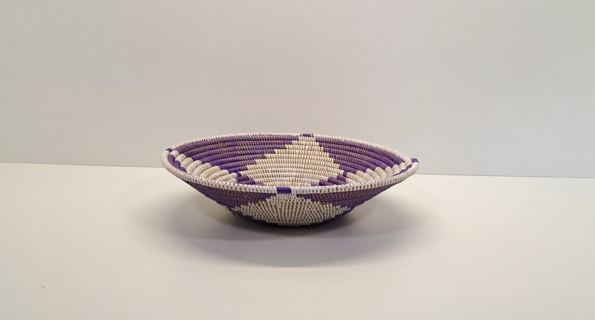FUENTE CIRCULAR GRANDE ~ VIOLETA Y BLANCO - Imagen 3
