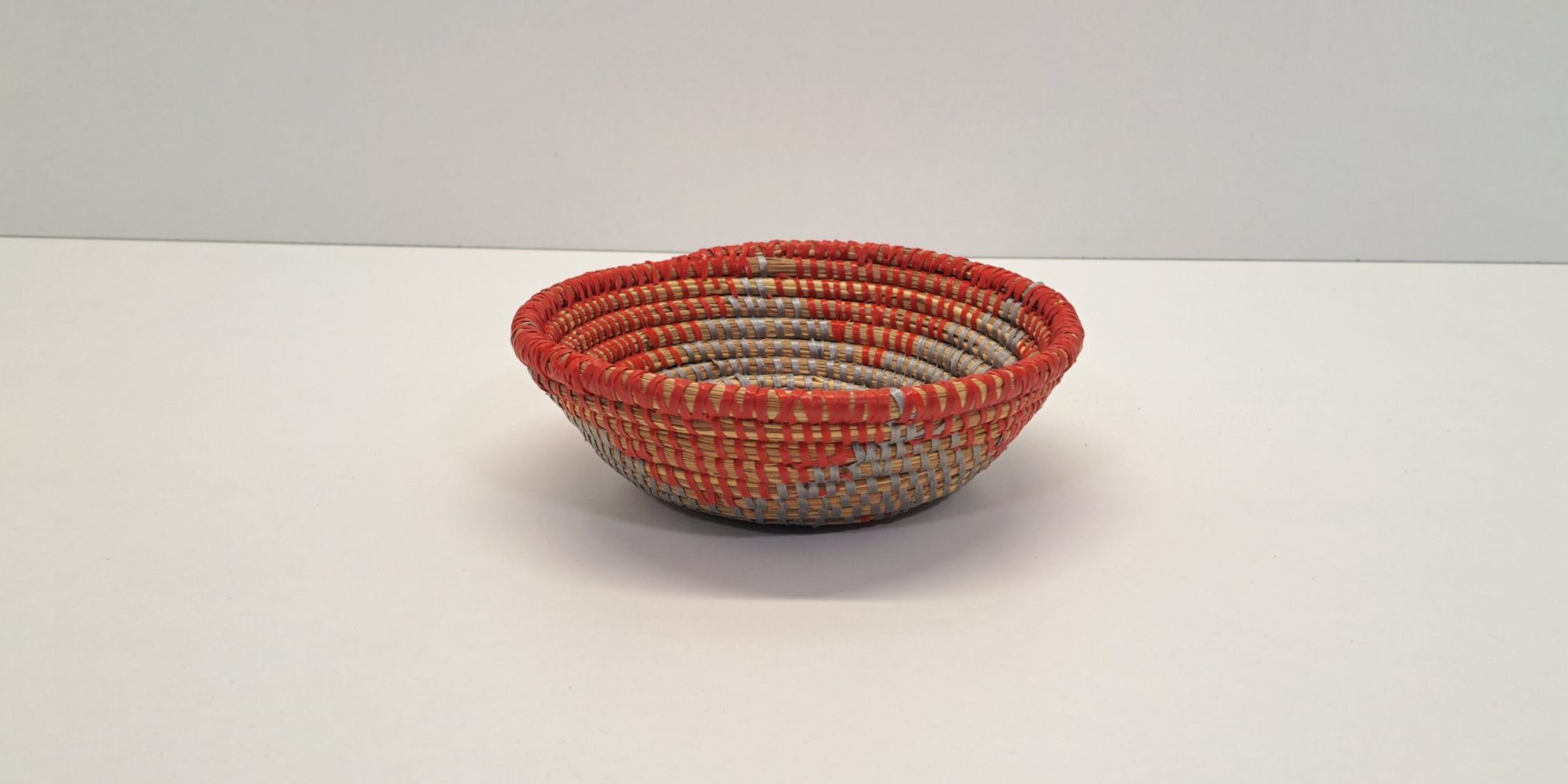 FUENTE CIRCULAR ~ ROJO Y GRIS