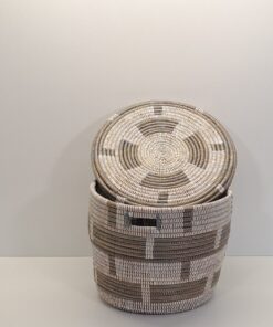 Alternative view of KEUP ~ CESTA CON TAPA PLANA GRIS ~ MEDIANO