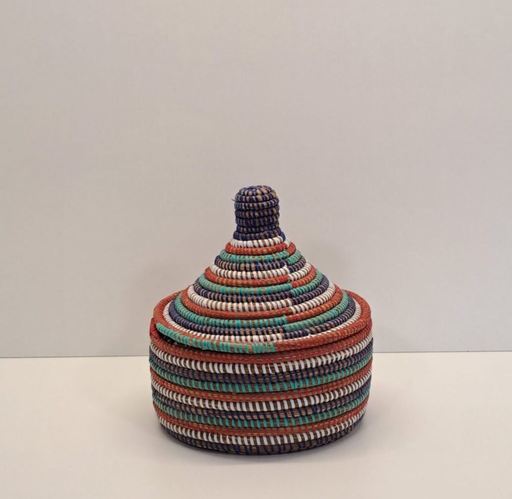 Cesta Artesanal "Souper Pequeña" con Tapa Tradicional Multicolor