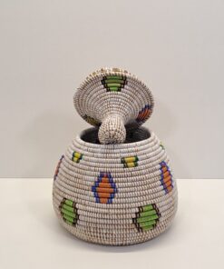 Alternative view of TAKH ~ CESTA CON TAPA TRADICIONAL BLANCO Y ROMBOS