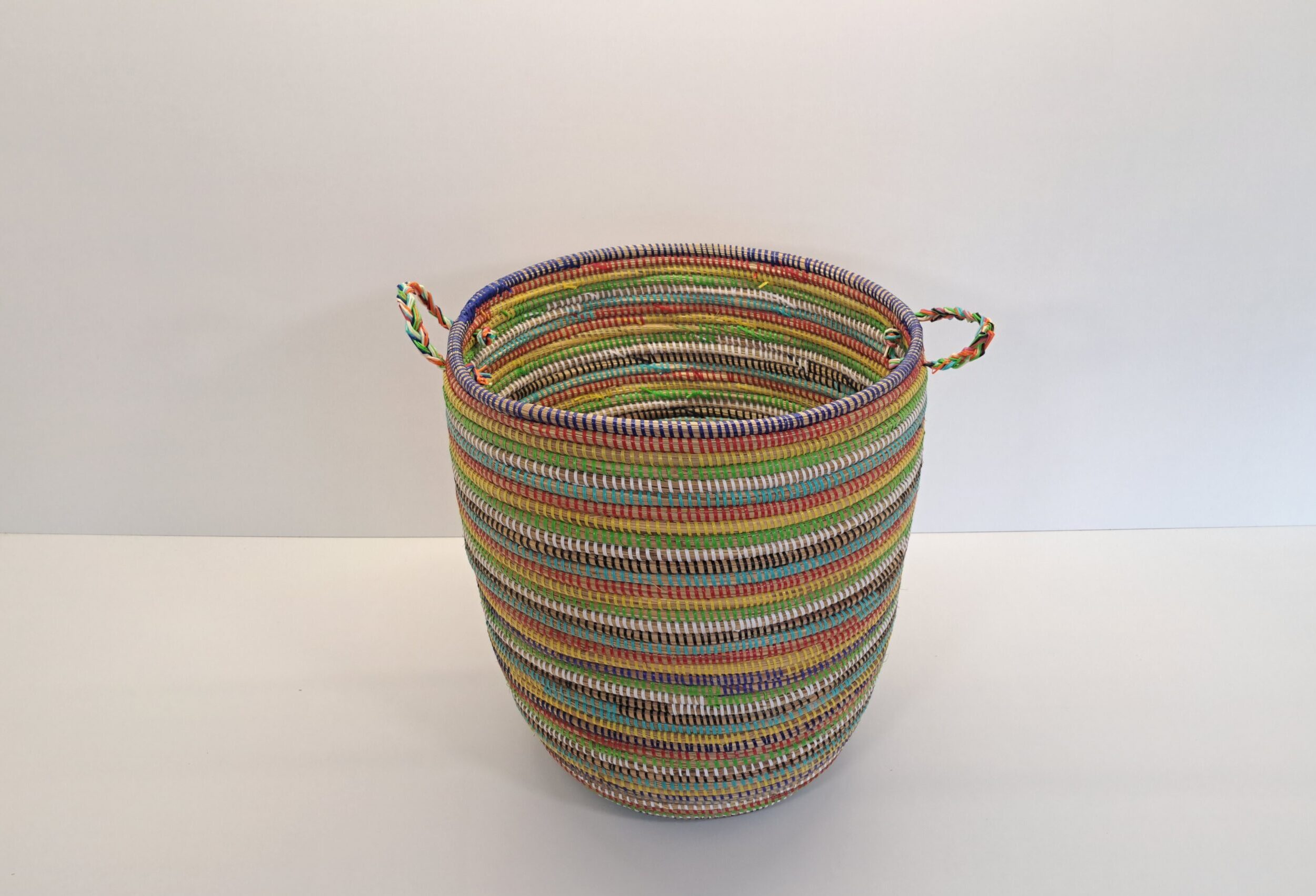 TEGELE MEDIANO ~ CESTA CON TAPA TRADICIONAL ARCOIRIS - Imagen 4