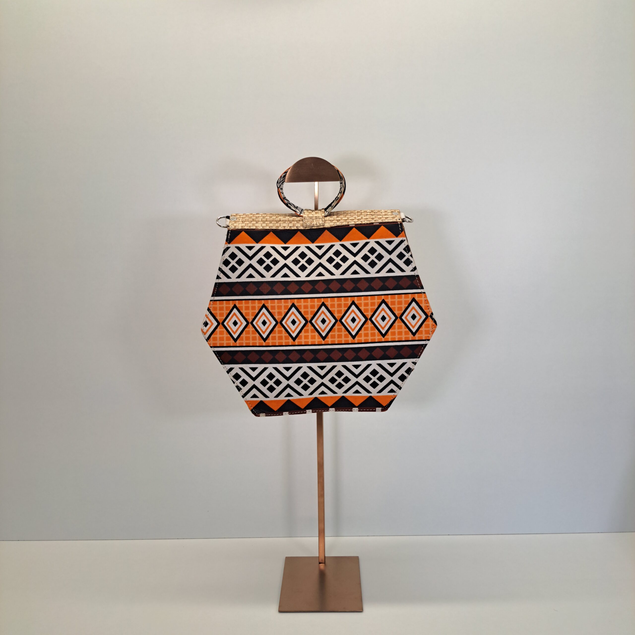 Bolso Hexagonal de Mano Artesanal "Patrones Ancestrales" - Imagen 2