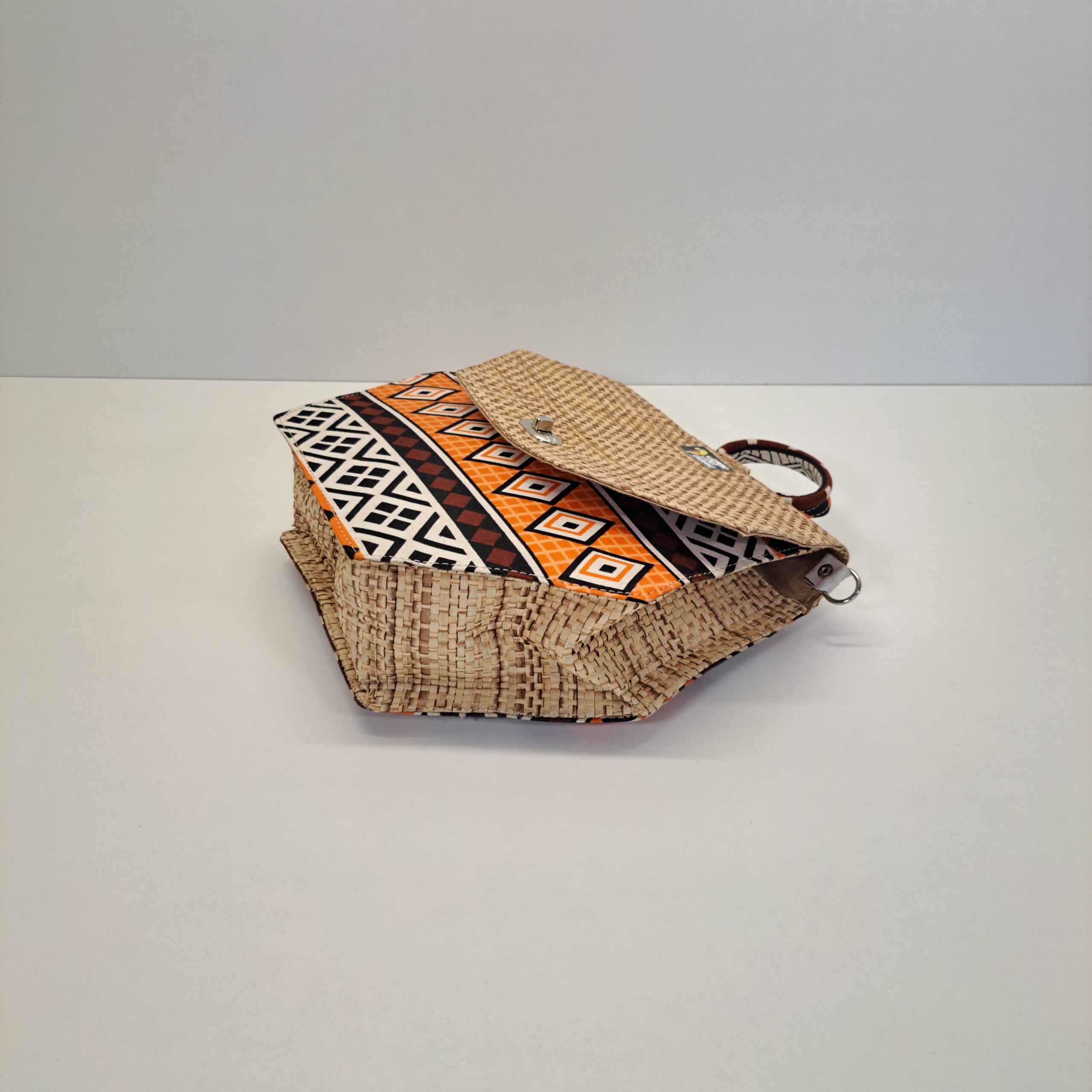 Bolso Hexagonal de Mano Artesanal "Patrones Ancestrales" - Imagen 5