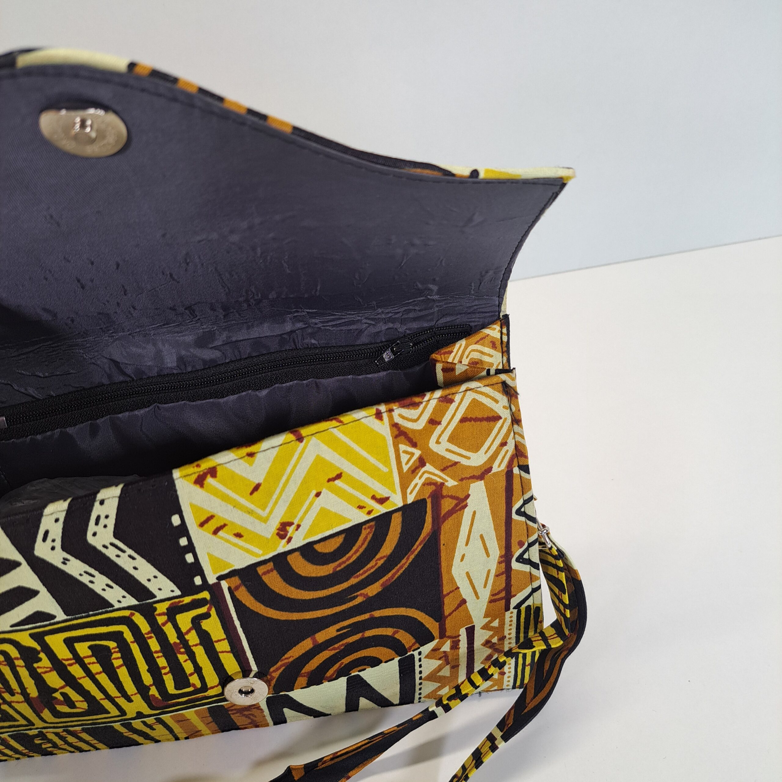 Bolso Maletín "Legado Bogolan" – Hecho a Mano con Doble Asa y Estampado Geométrico y Doble Asa - Imagen 8