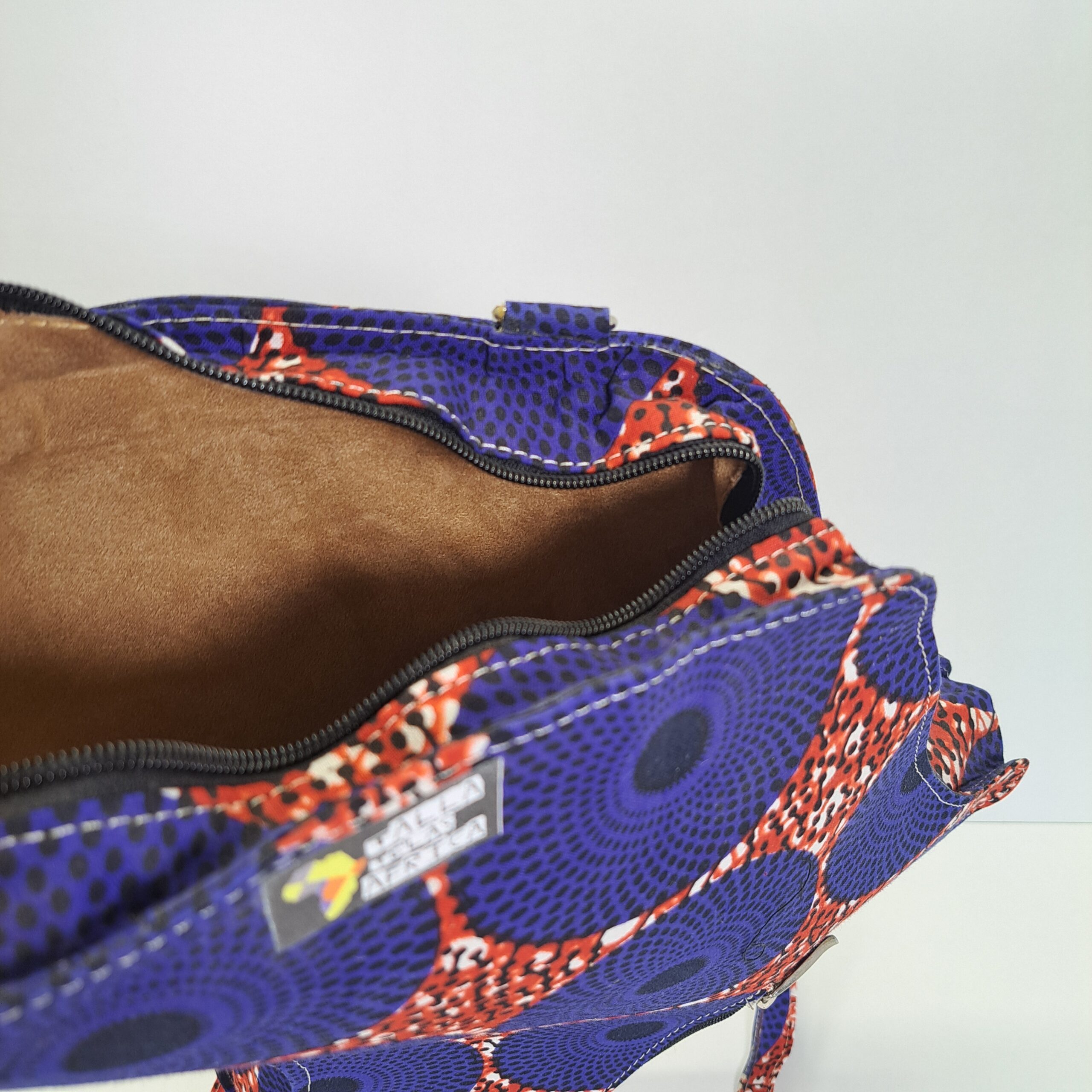 Mochila "Silueta África Crepúsculo Azul & Rojo" – Diseño Único con Forma del Continente - Imagen 4