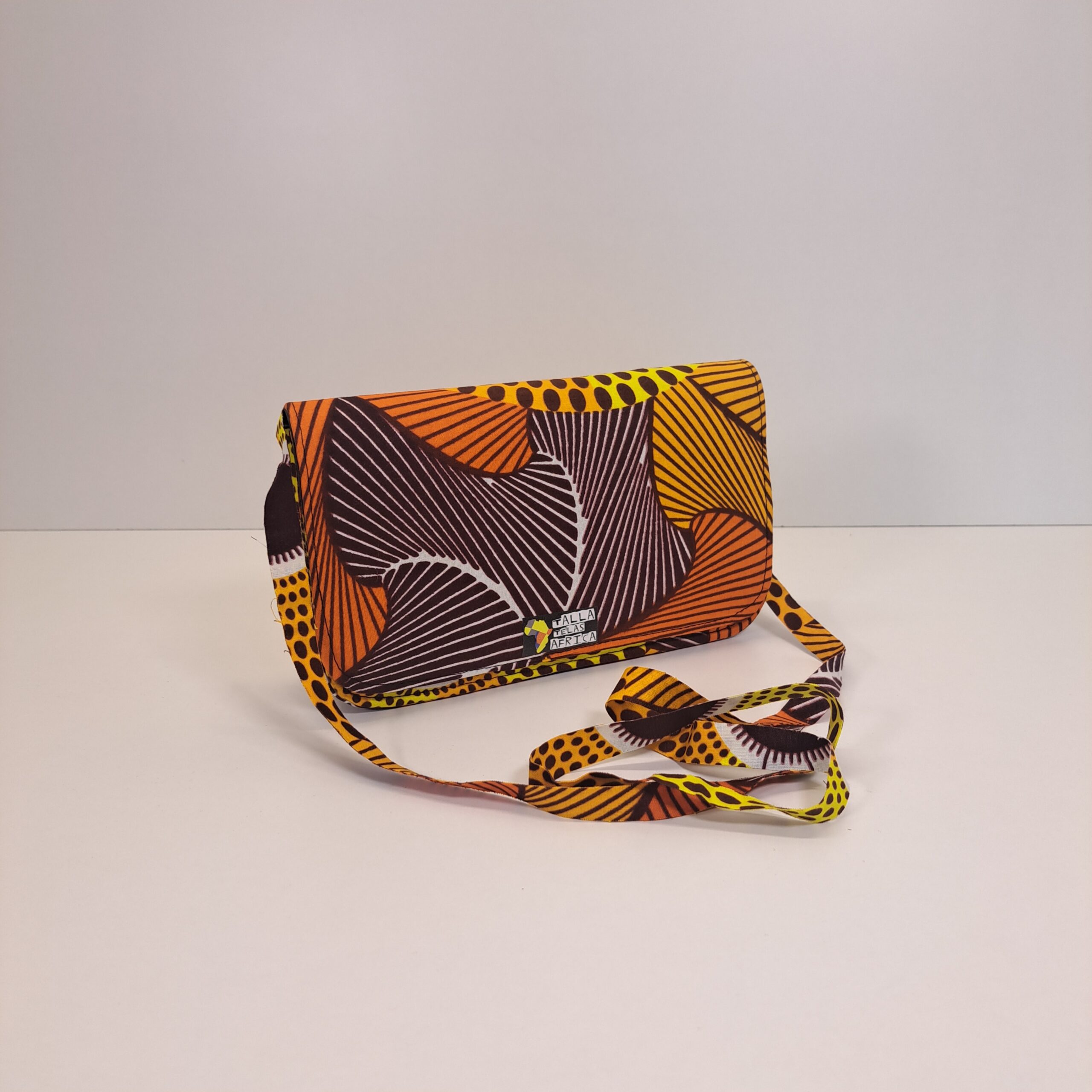 Bolso de Mano & Bandolera "Duna del Sáhara" – Diseño Rígido en Tela Wax - Imagen 4