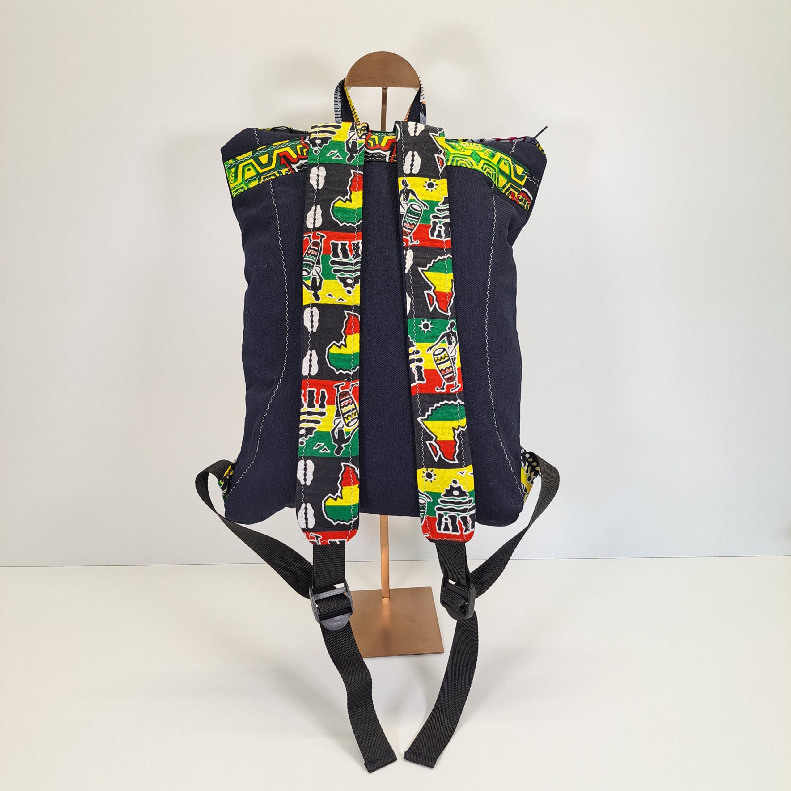 Mochila "Turbante de Tuareg" – Diseño Único Hecho a Mano con Rostro Africano (Vaquero Azul) - Imagen 2