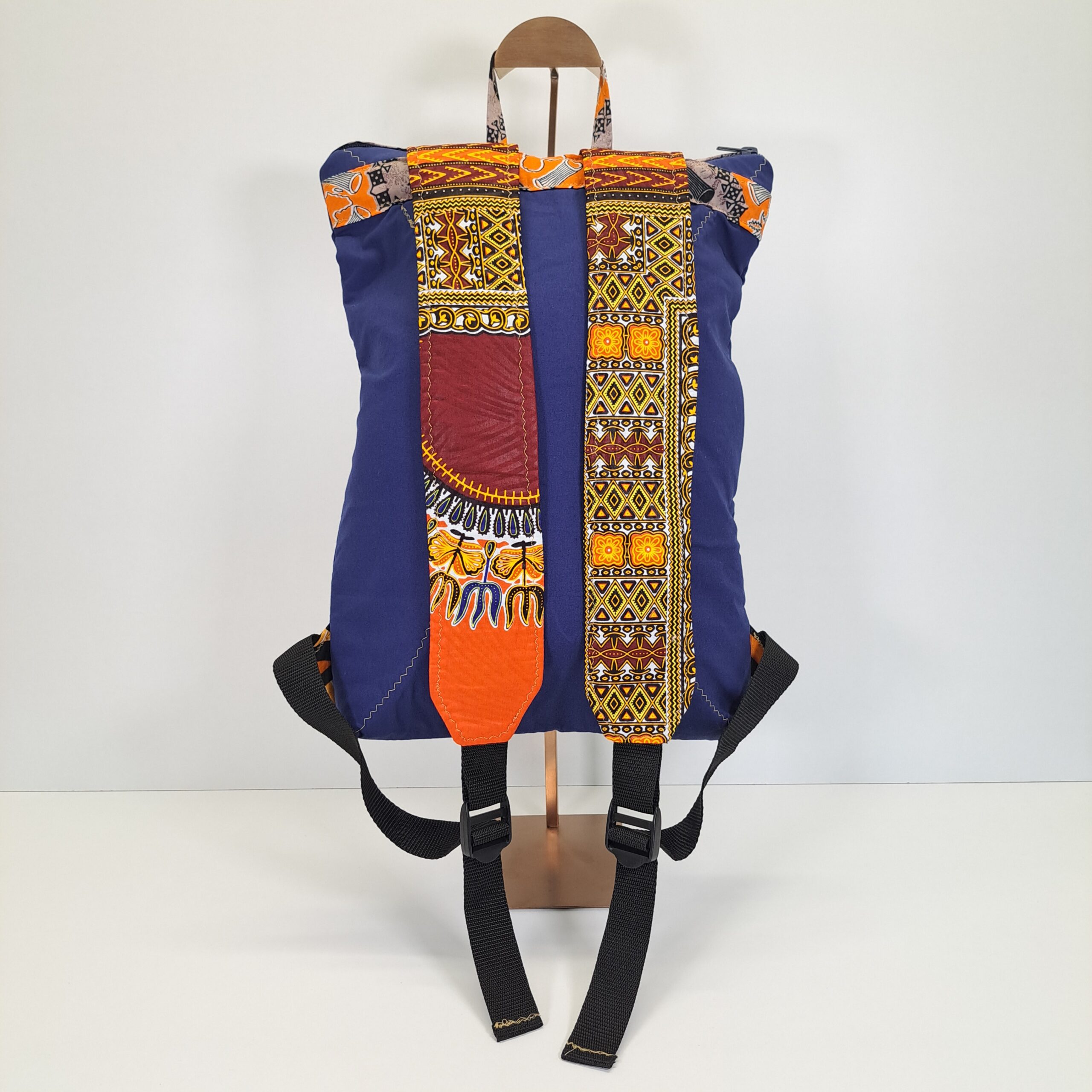 Mochila "Turbante de la Reina" – Diseño Único Hecho a Mano con Rostro Africano (Azul) - Imagen 2
