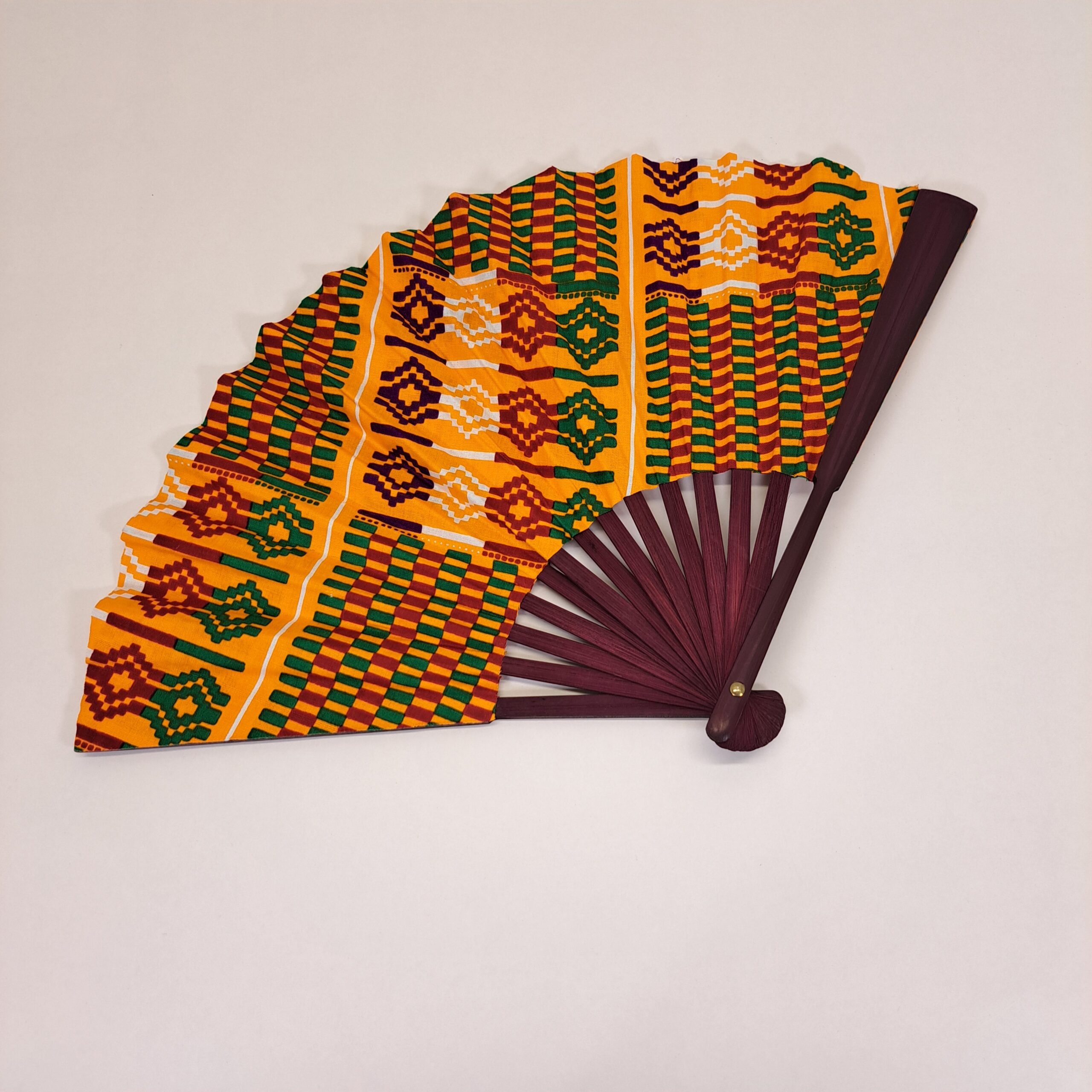 Abanico "Mandala Solar" – Diseño Único Hecho a Mano con Doble Tela Wax - Imagen 2
