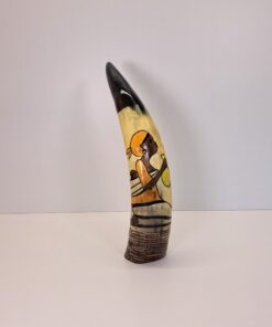 Cuerno de Vaca Decorativo Inciso y Pintado – Escena 'La Cosecha' (Pequeño)