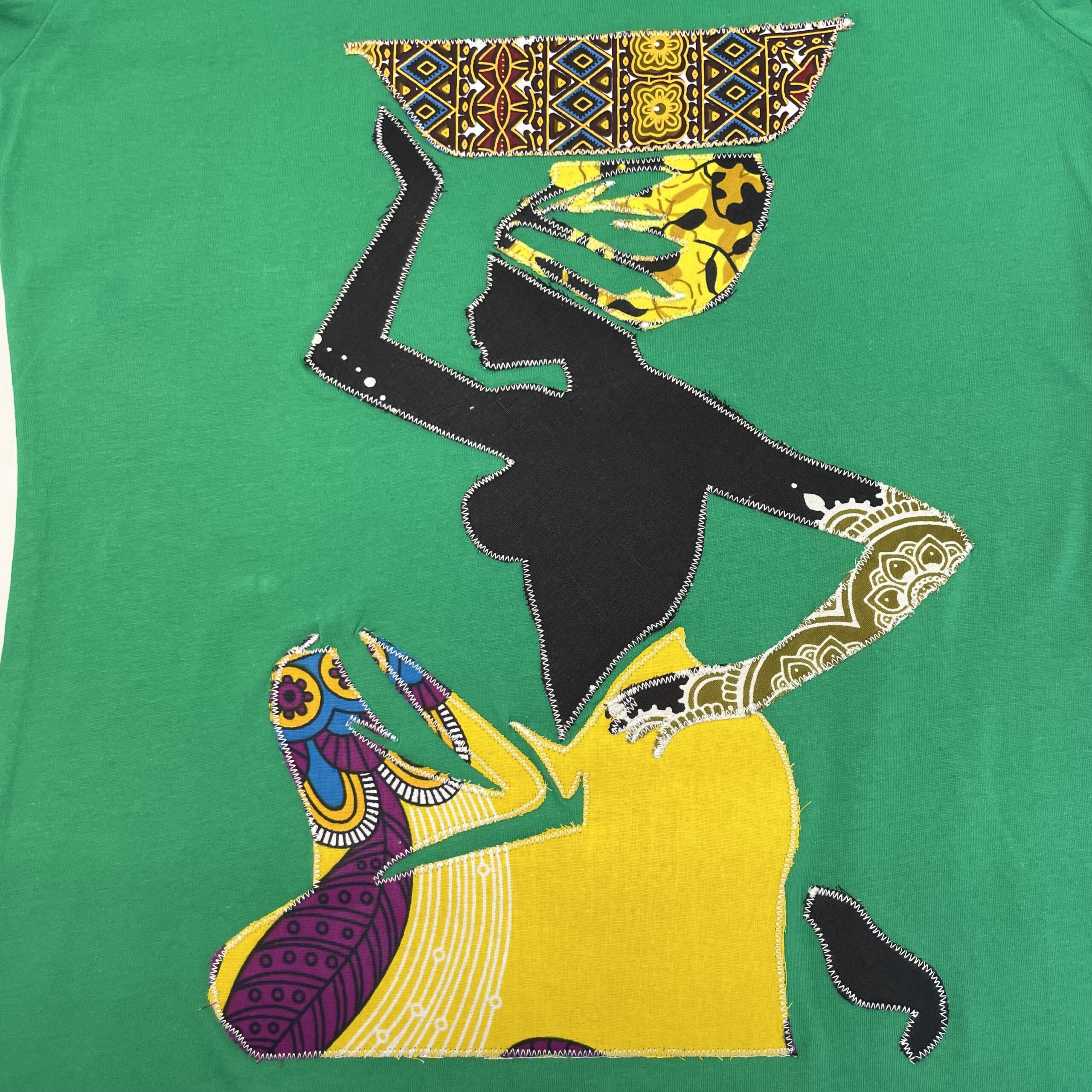 XANA - Camiseta Artesanal Colección "Matabane" – Color Verde y Aplique Hecho a Mano (Talla L) - Imagen 4
