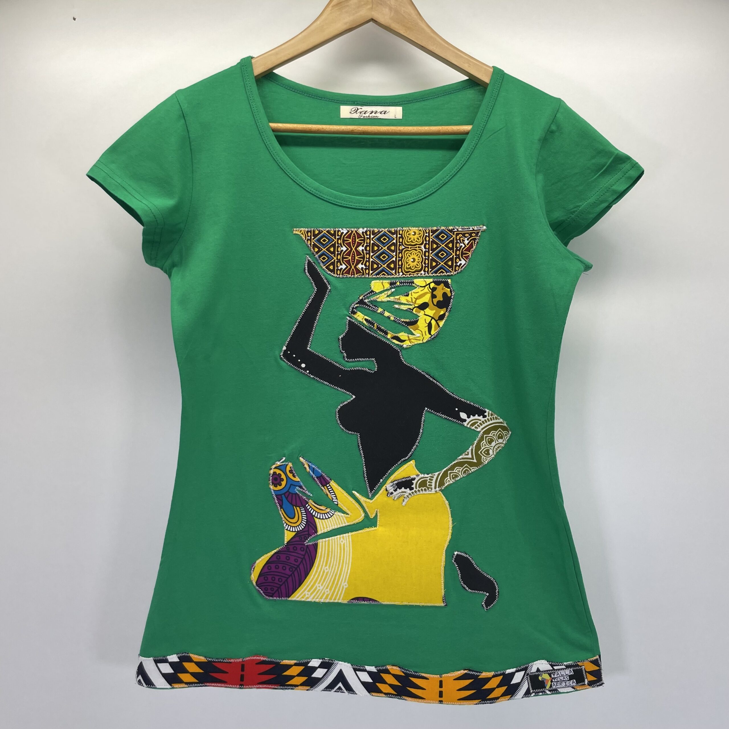 XANA - Camiseta Artesanal Colección "Matabane" – Color Verde y Aplique Hecho a Mano (Talla L)