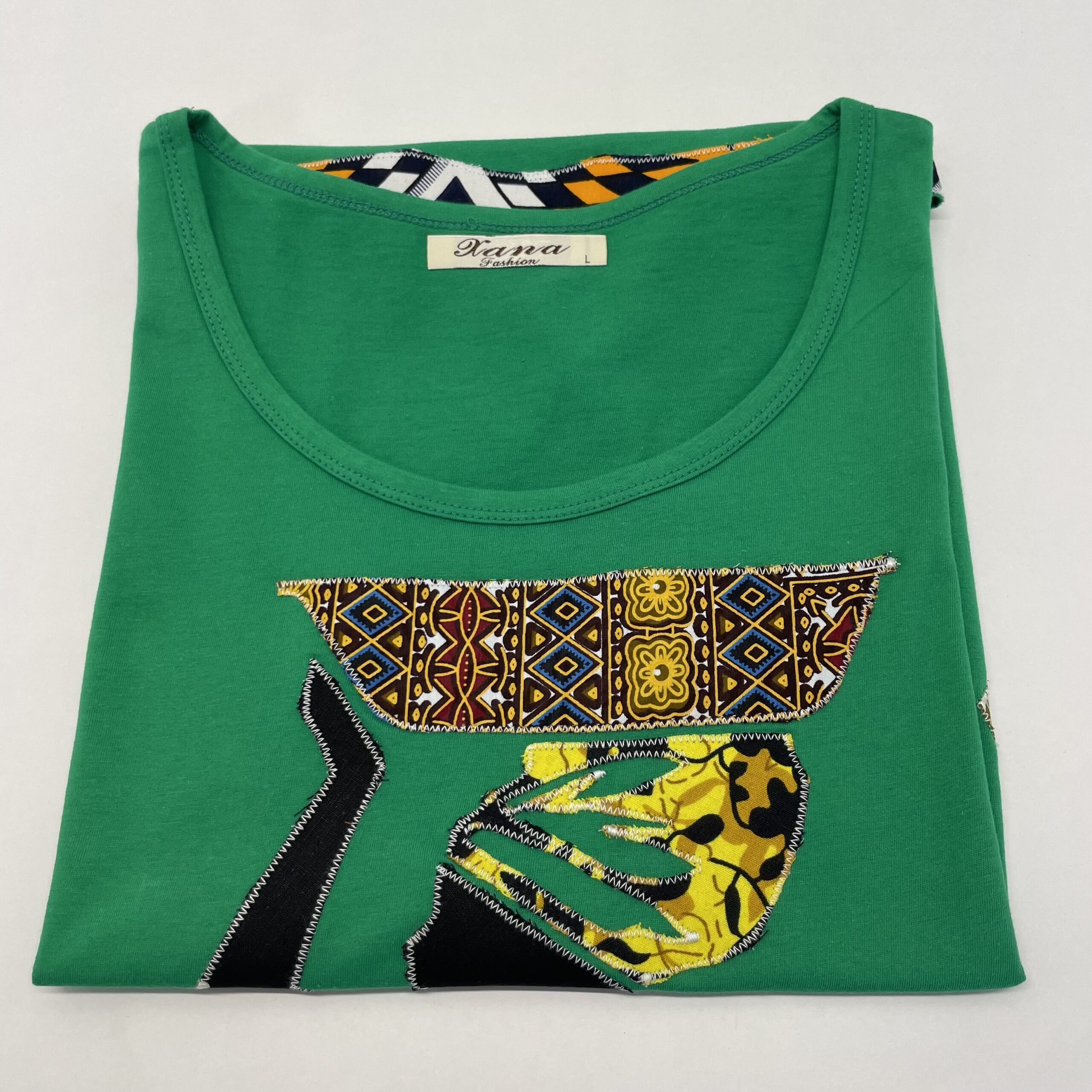 XANA - Camiseta Artesanal Colección "Matabane" – Color Verde y Aplique Hecho a Mano (Talla L) - Imagen 5